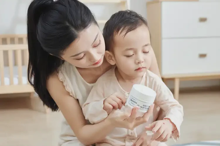 幼儿脖子经常起湿疹能彻底自愈吗(图3)