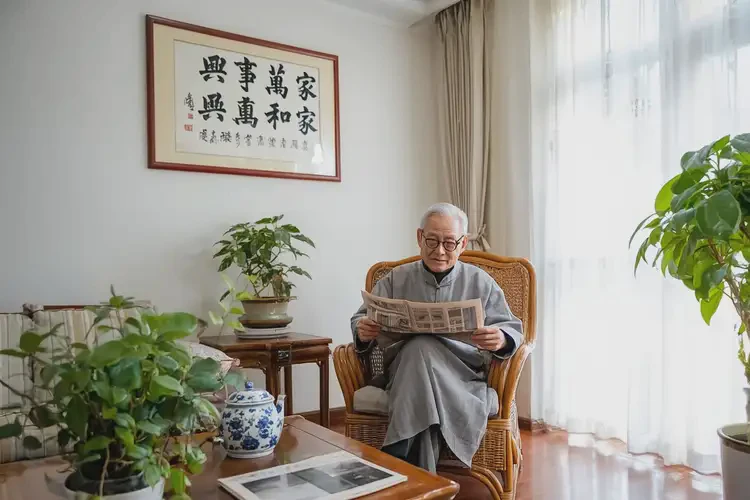 高龄老人大腿容易起湿疹能不能根治(图1)