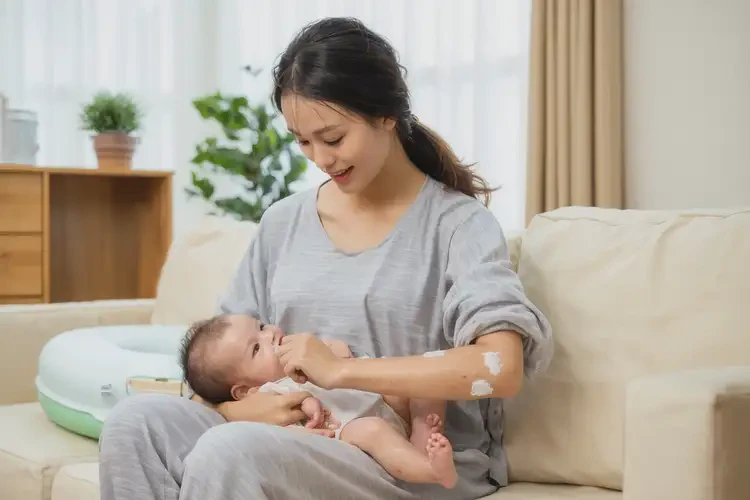 哺乳期妈妈手臂长湿疹能彻底自愈吗(图2)