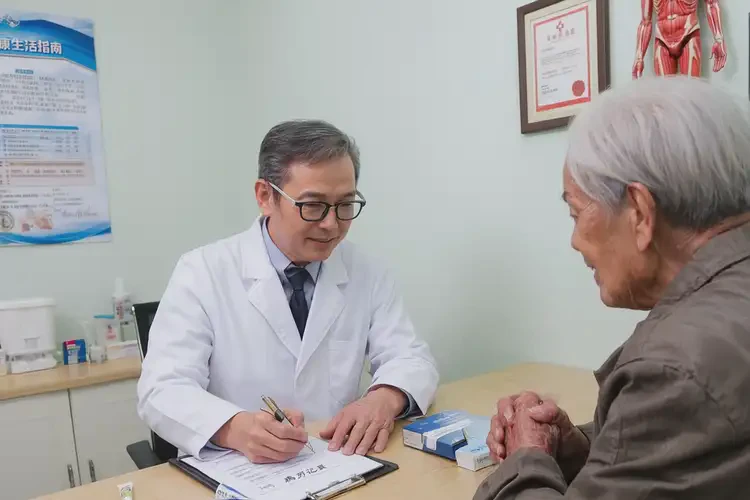 高龄老人小腿上出湿疹能不能彻底自愈(图2)