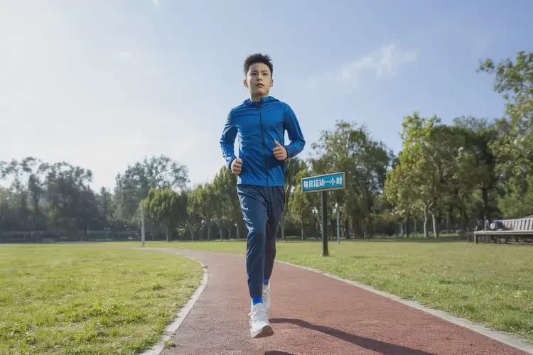 青少年脖子上容易长湿疹可不可以根治(图1)