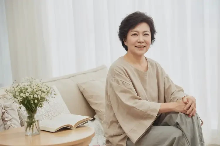 哺乳期妈妈脖子上偶尔起湿疹能彻底自愈吗(图1)