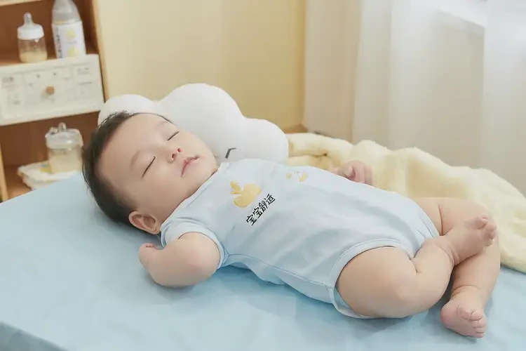 婴儿大腿上偶尔起湿疹可以治好吗(图1)