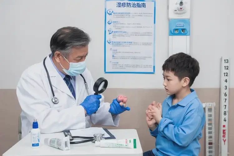 小学生手上经常长湿疹不管它会自己自愈吗(图2)