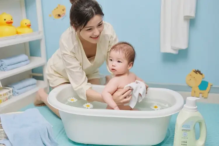 婴幼儿身上起湿疹可以治好吗(图1)