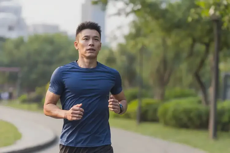 青年人手臂经常起湿疹可不可以根治(图1)