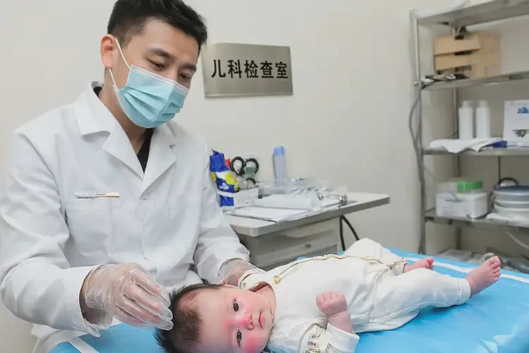 婴儿面部容易起湿疹能彻底自愈吗(图1)