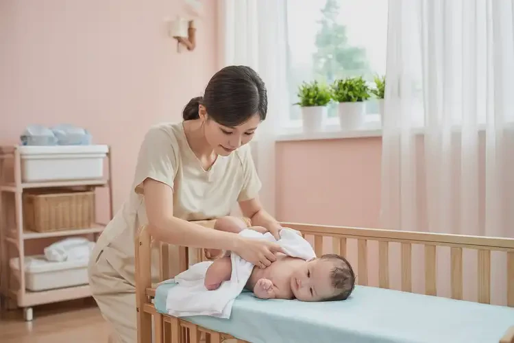宝宝屁股容易长湿疹不管它会自己痊愈吗(图2)