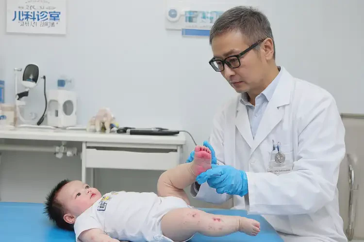 婴幼儿脚上有湿疹可以治好吗(图3)