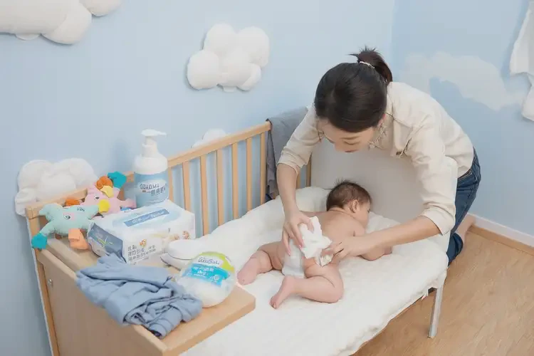 婴幼儿屁股容易长湿疹可以治好吗(图1)