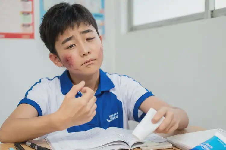 中学生手上出现湿疹能够彻底治愈吗(图2)