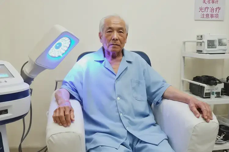 老人小腿上出现湿疹可不可以根治(图1)