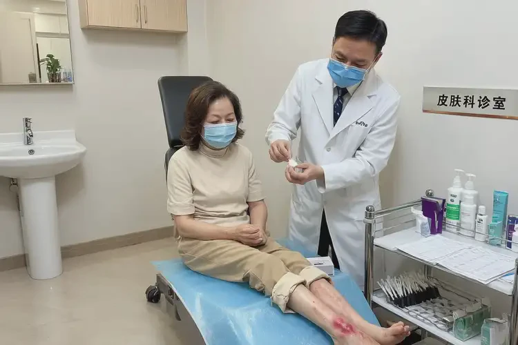 女生大腿经常长湿疹不管它会自己痊愈吗(图3)