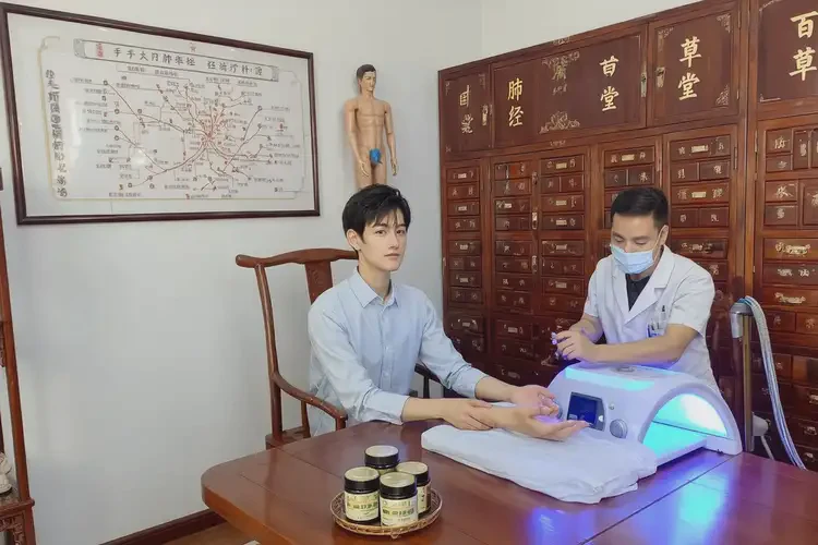 青年人手上容易长湿疹可不可以根治(图2)