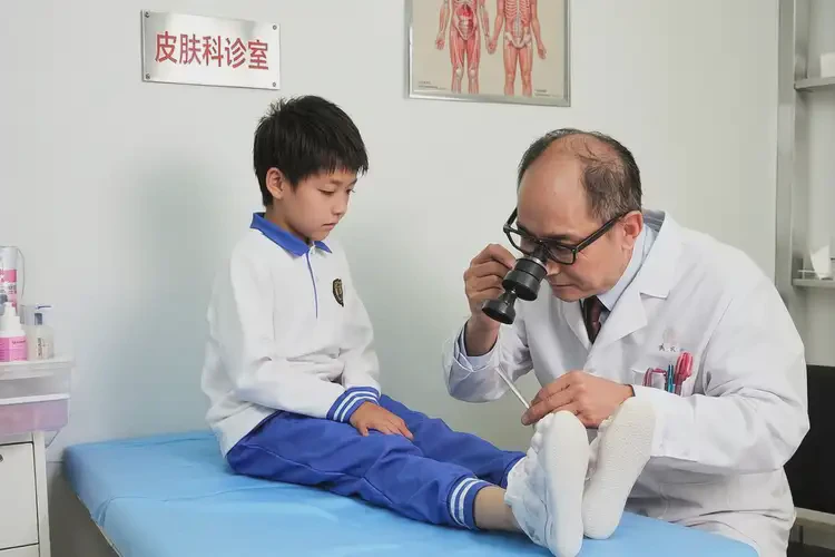 小学生大腿上偶尔长湿疹可不可以根治(图2)