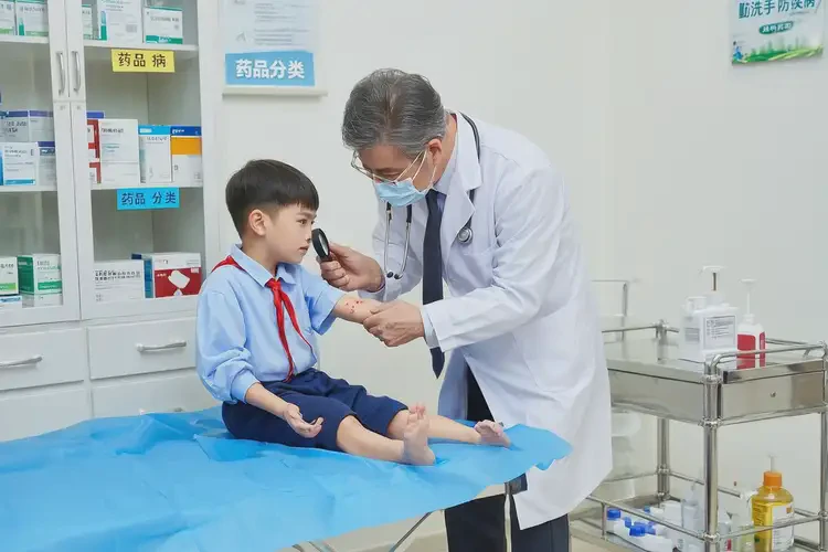 小学生四肢出湿疹可不可以根治(图2)