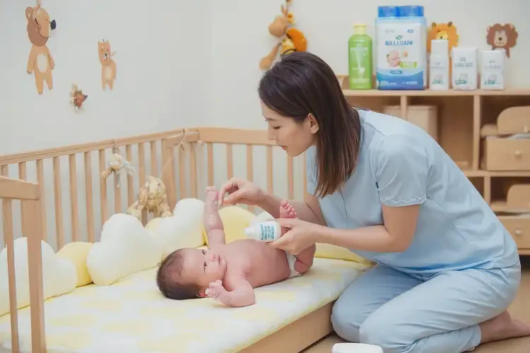 婴幼儿脖子上起湿疹可以治好吗(图2)