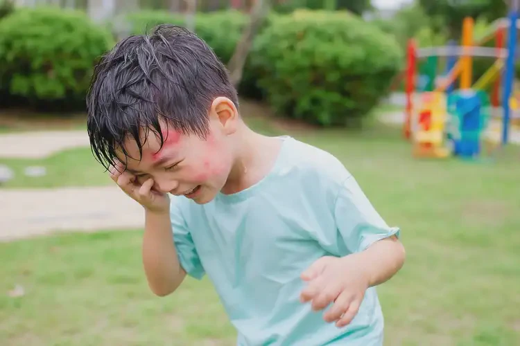 小孩脖子偶尔起湿疹能彻底自愈吗(图3)