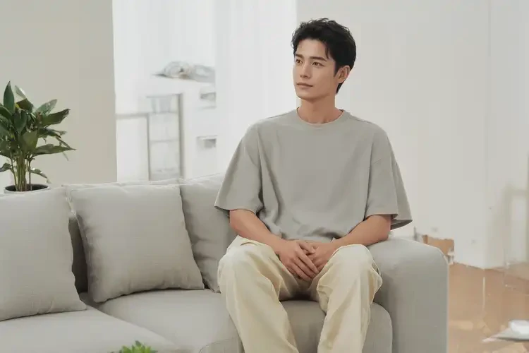 青年人手臂偶尔长湿疹可以治好吗(图2)