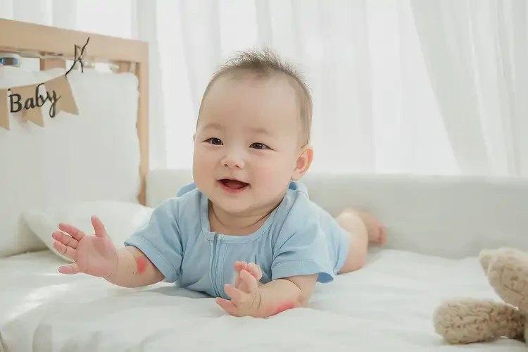 婴儿手臂上经常起湿疹可以治好吗(图2)