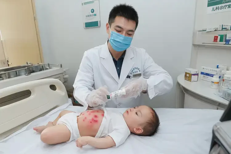 婴幼儿肚子上长湿疹可以治好吗(图3)