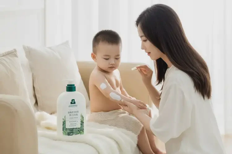 婴幼儿手臂长湿疹可以治好吗(图3)