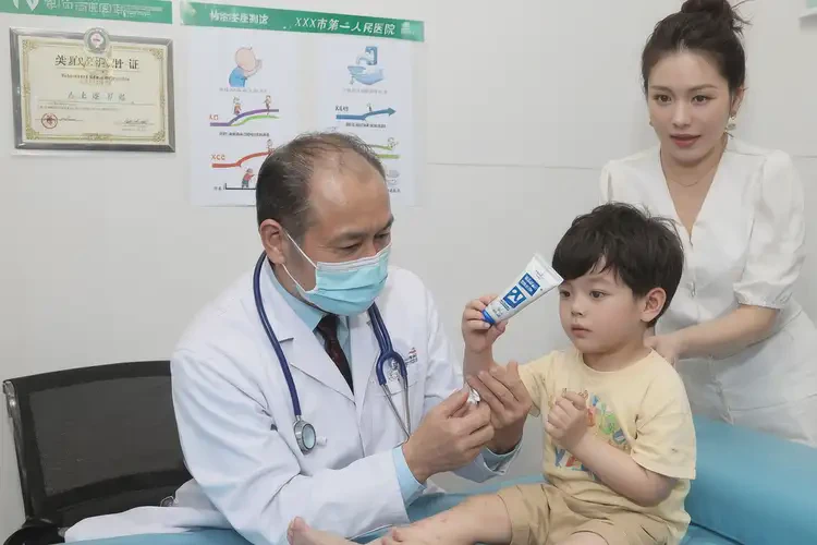 婴幼儿四肢偶尔起湿疹可以治好吗(图2)