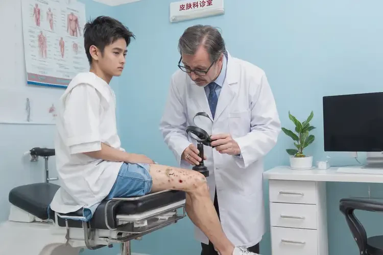 大学生大腿上容易起湿疹可以治好吗(图3)