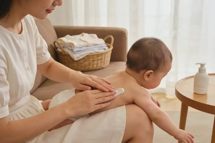新生儿身上起湿疹可以治好吗(图2)