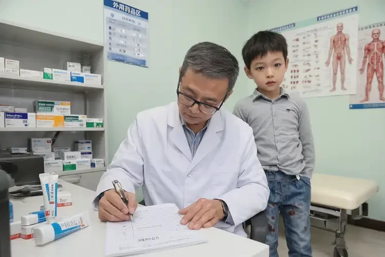 小儿大腿经常长湿疹可以治好吗(图2)