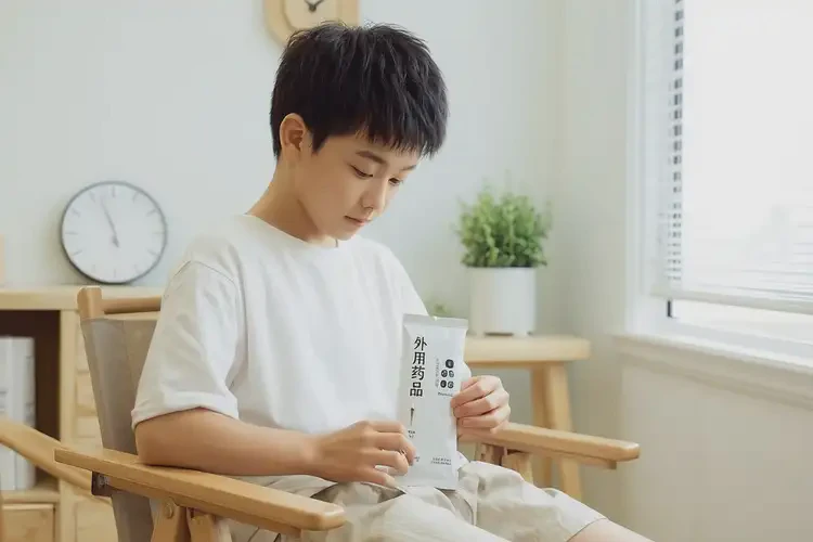 青少年小腿上出现湿疹不管它会自己痊愈吗(图2)