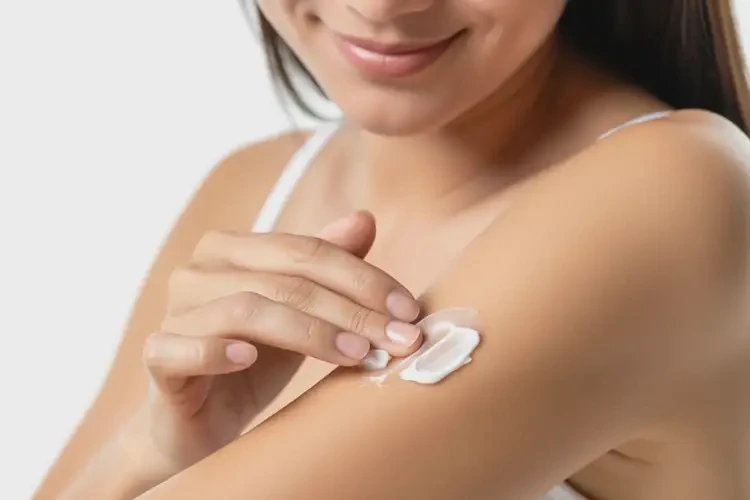 女性手臂出湿疹可以治好吗(图3)