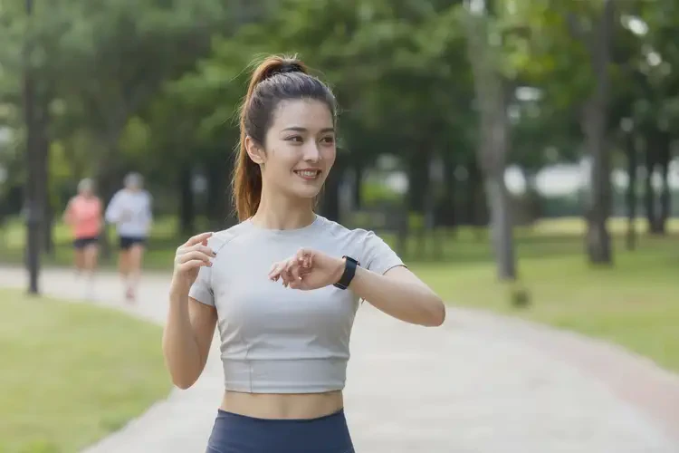 女性手上容易起湿疹可以治好吗(图1)