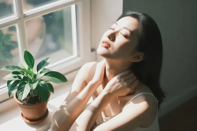 女性脖子容易长湿疹可以治好吗(图2)