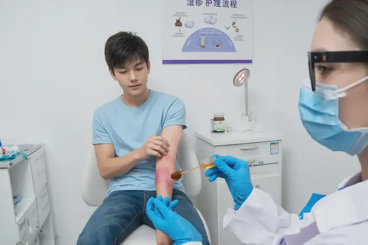 青年人肚子上经常起湿疹可以治好吗(图2)