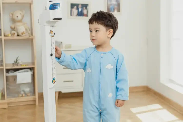 小孩脖子出现湿疹可以治好吗(图2)