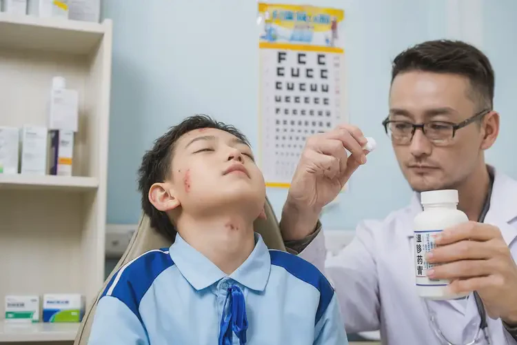 小学生脖子偶尔长湿疹可以治好吗(图4)
