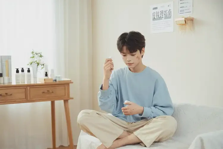 青少年屁股上经常长湿疹可以治好吗(图1)