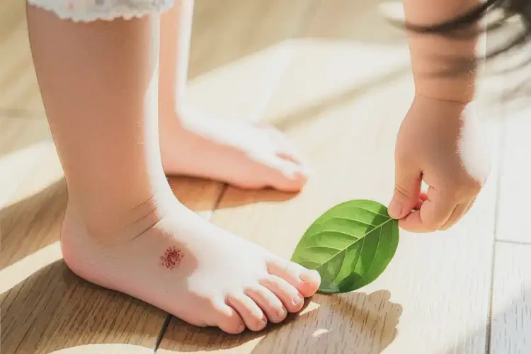 小学生脚上偶尔长湿疹可以治好吗(图3)