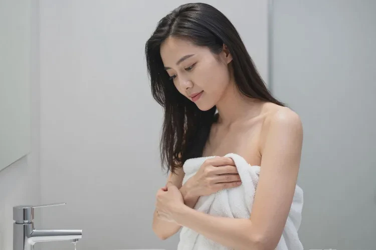 女性四肢长湿疹能治愈吗(图2)